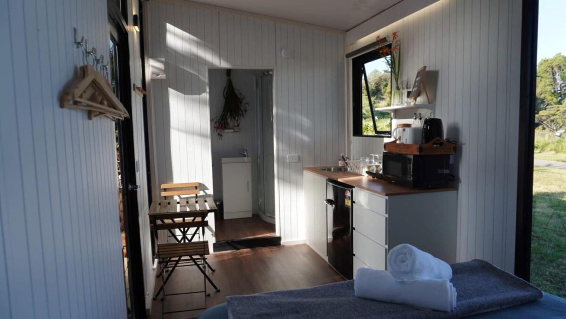 The Kauri Getaway By Tiny Away Villa Waitoki Екстериор снимка